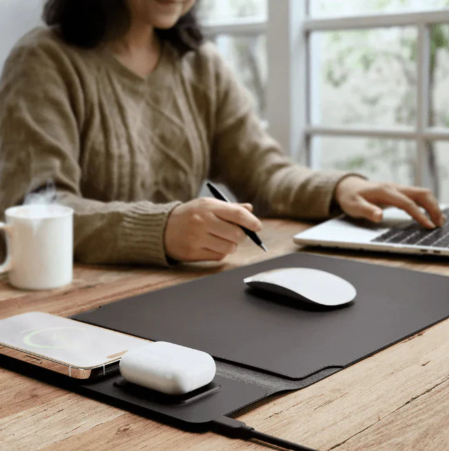 **4-in-1 Wireless Charging Laptop Sleeve UAE – Laptop Case with Built-In Charging & Multi-Function Storage**